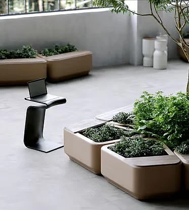 3D printing meets design: EXT Titan Pellet for modern furniture