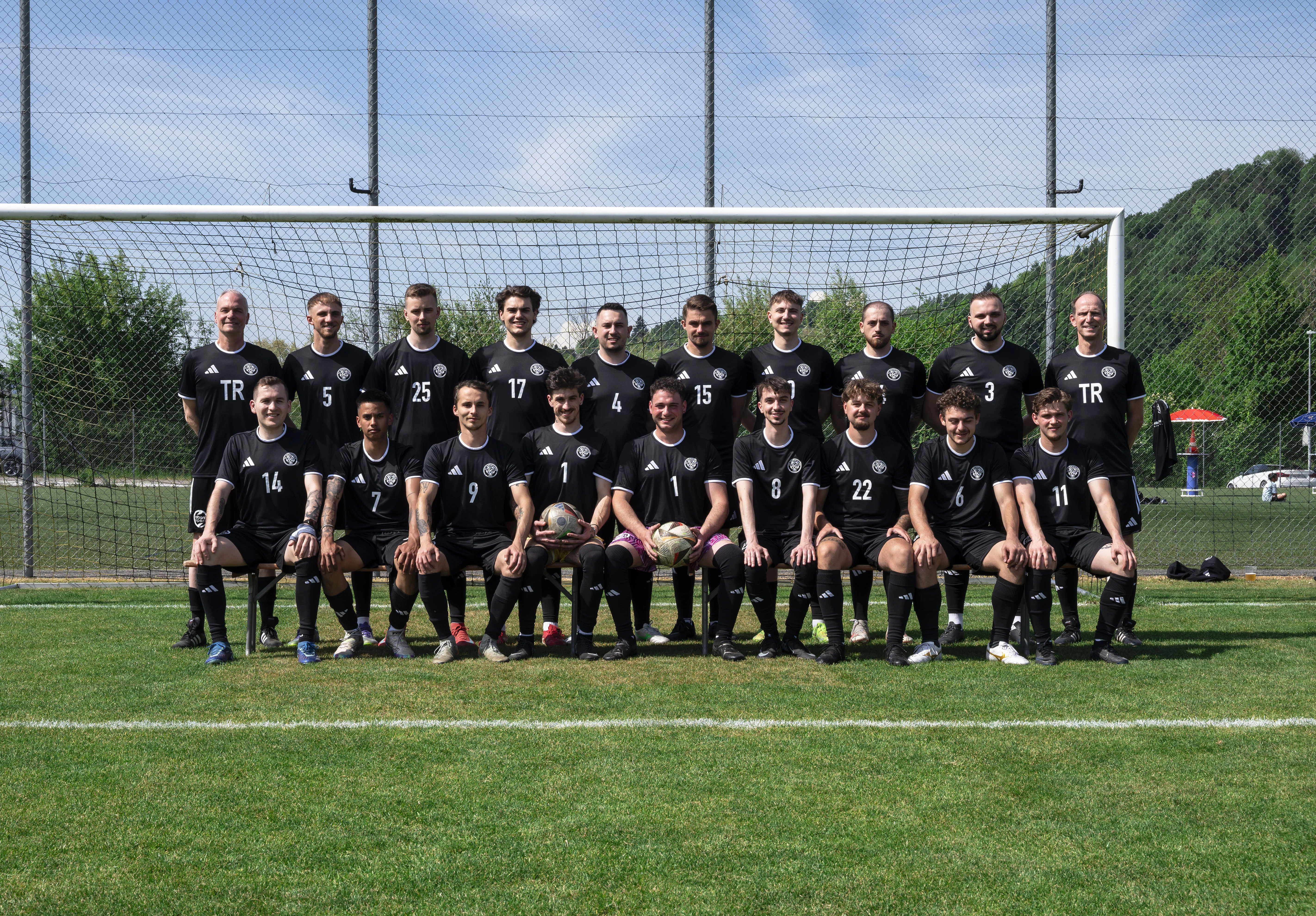 New warm-up shirts for FC Gränichen
